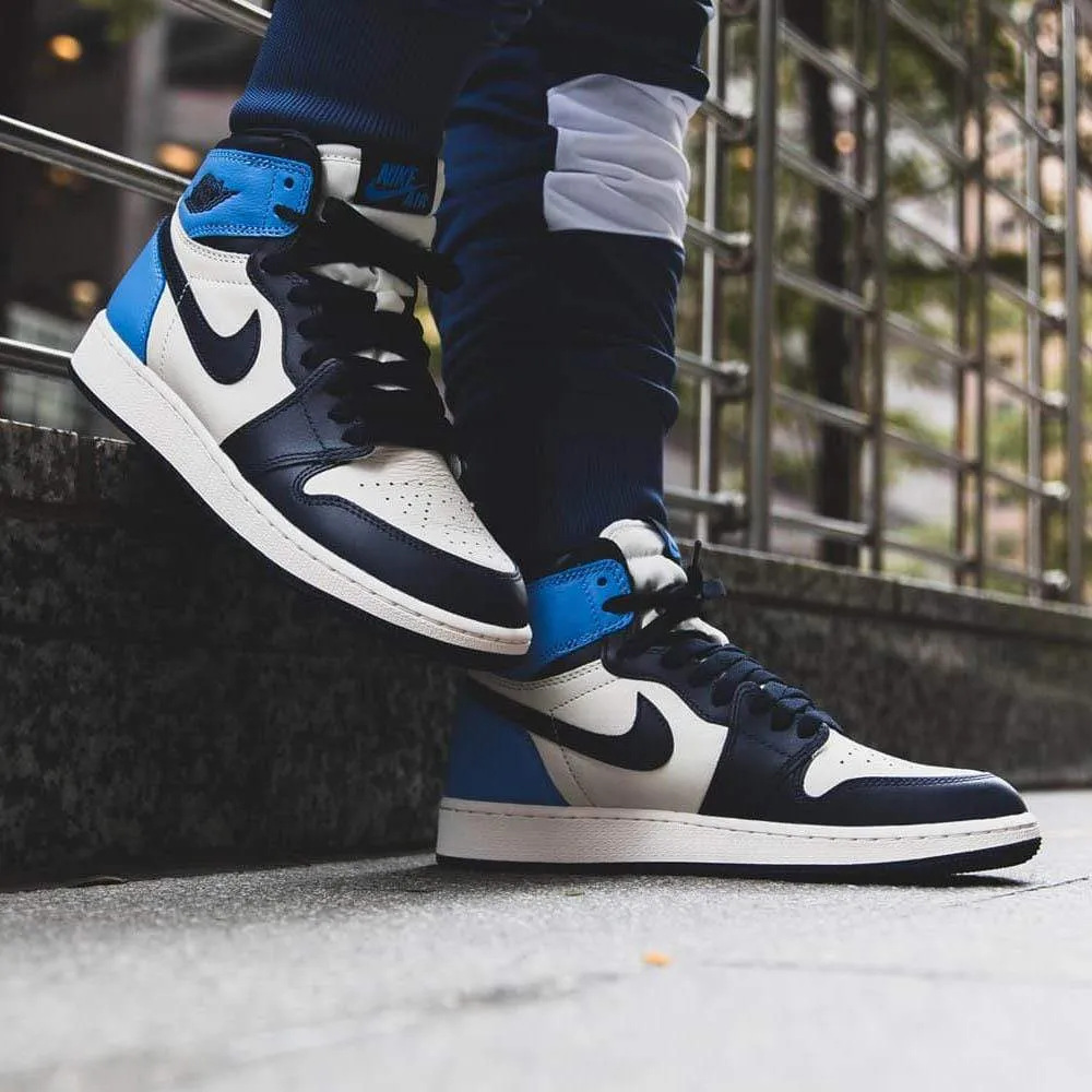 Air Jordan 1 Retro High Obsidian UNC