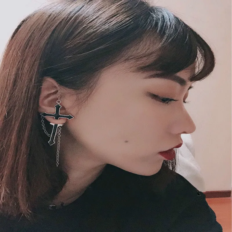 DARK CROSS CHAIN STUD EARRING BY14002