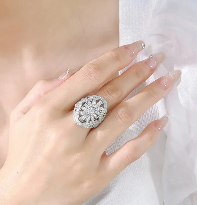 Vintage Daisy Design Luxury Ring in Sterling Silver